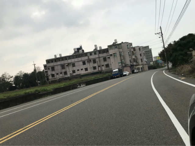 湖口市區旁正路邊農地